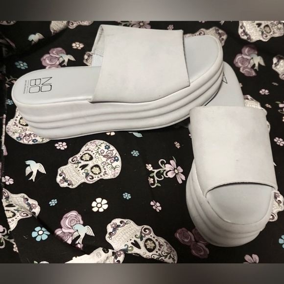 NOBO Platform Sandals - Picture 2 of 5
